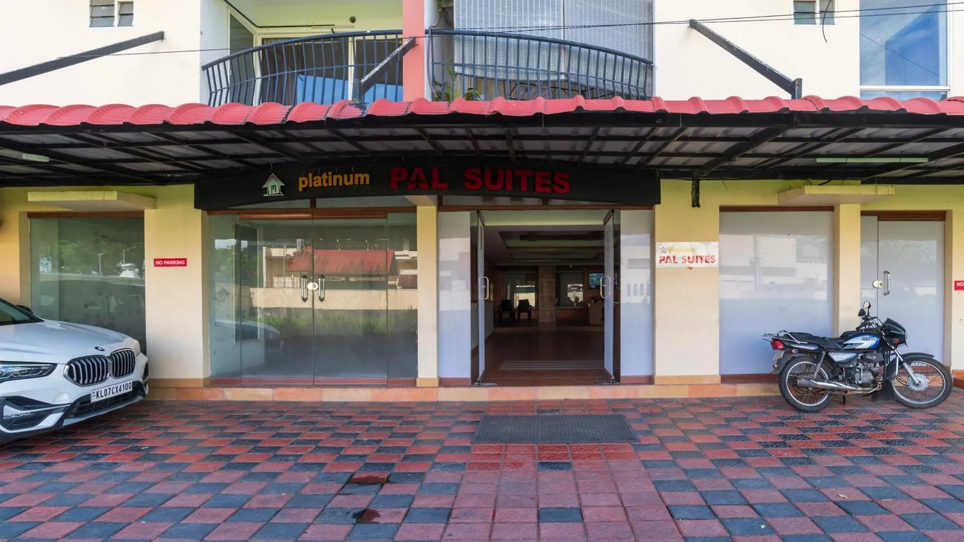 Sancta Maria Airport Hotel Kochi